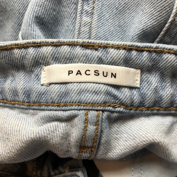 PacSun Light Wash Mom Jeans! - Picture 5 of 6
